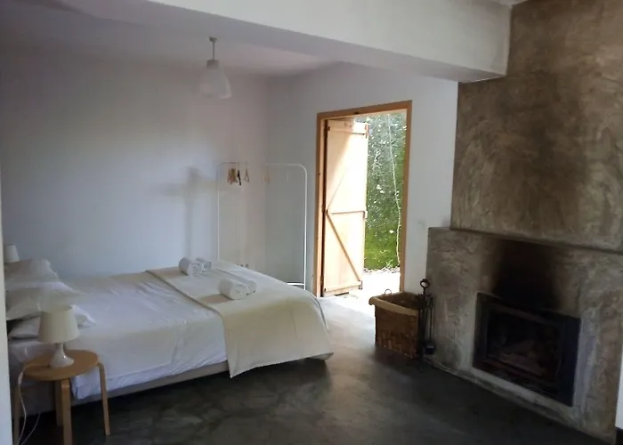 ゲストハウス Quinta Do Castanheiro 3*